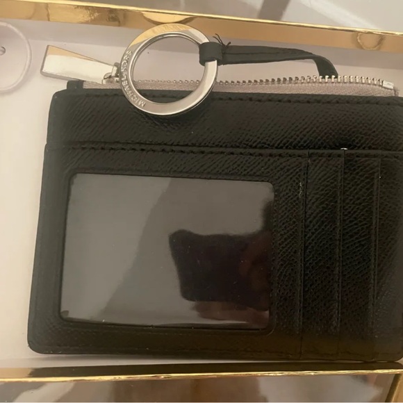 Michael Kors wristlet - Picture 2 of 3